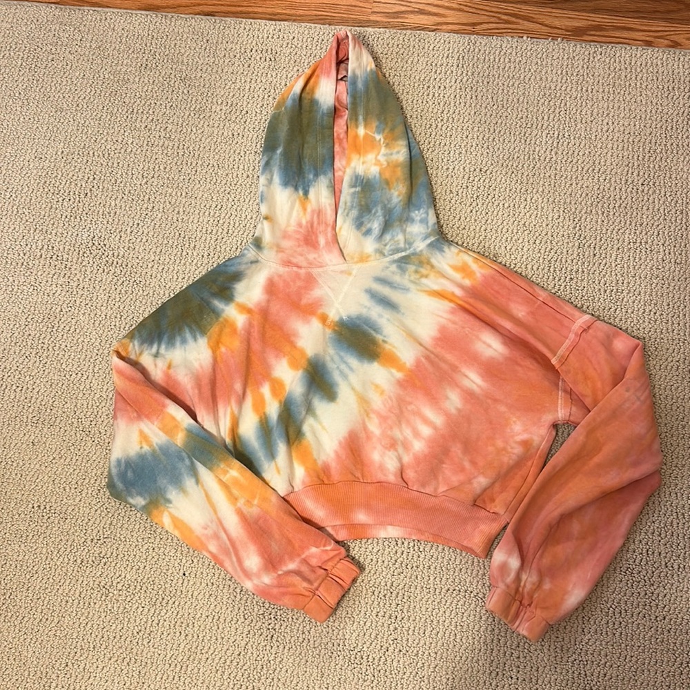 AeroPastel Tye die cropped hoodie Large used like new non smoker no pets